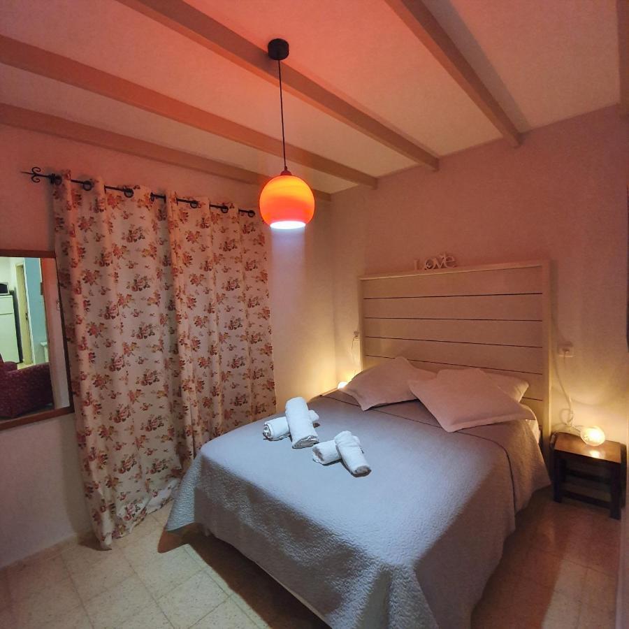 בחצר של טובה Apartment Hazon ภายนอก รูปภาพ