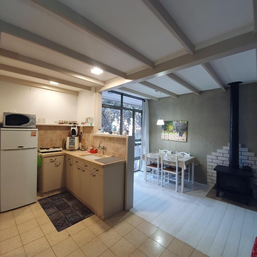 בחצר של טובה Apartment Hazon ภายนอก รูปภาพ