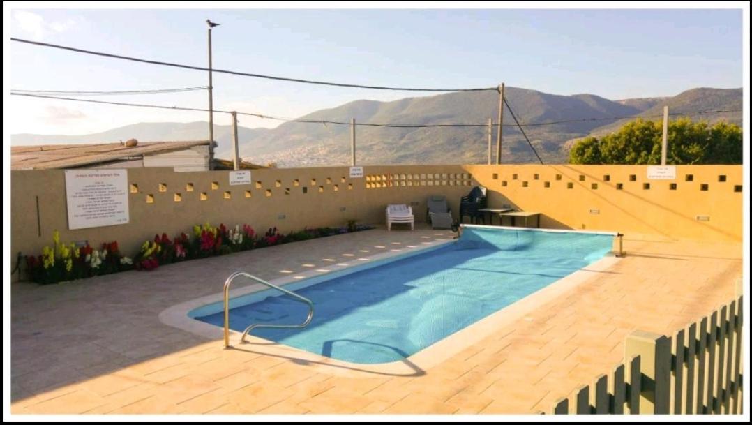 בחצר של טובה Apartment Hazon ภายนอก รูปภาพ